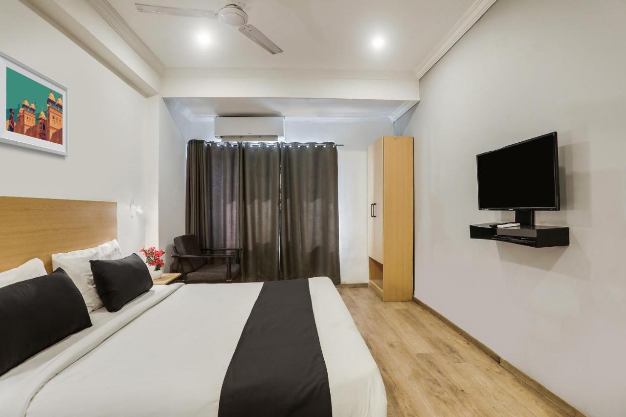 OYO Townhouse 176 Rajdhani Residency Sururnagar Buitenkant foto