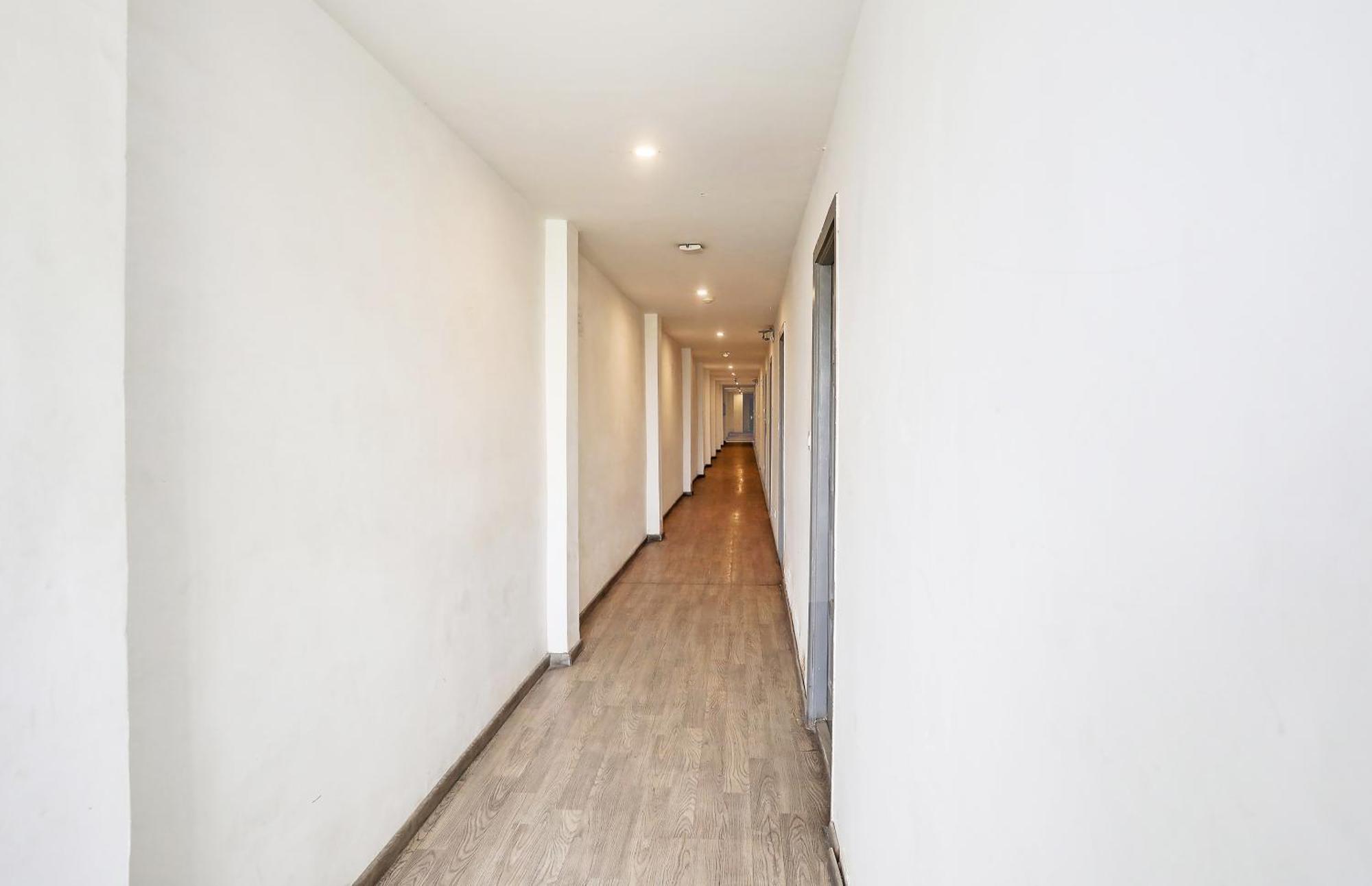 OYO Townhouse 176 Rajdhani Residency Sururnagar Buitenkant foto